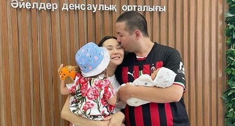 Айсауле Бакытбек сообщила имя дочки